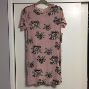 Dusty rose floral T-shirt style dress